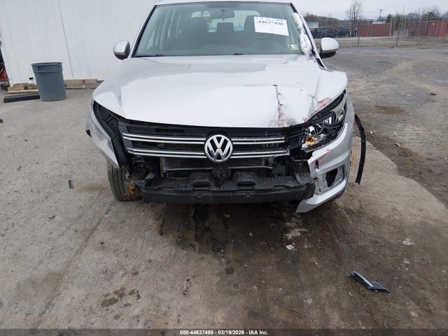 44637498 :رقم المزاد ، WVGBV7AXXCW558997 vin ، 2012 Volkswagen Tiguan S مزاد بيع