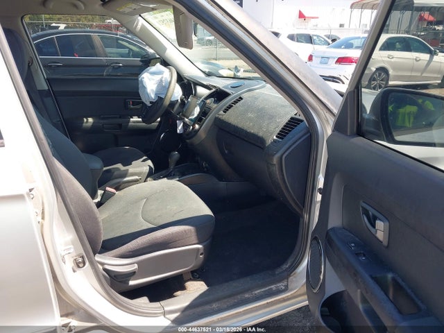44637521 :رقم المزاد ، KNDJT2A25B7704776 vin ، 2011 Kia Soul + مزاد بيع