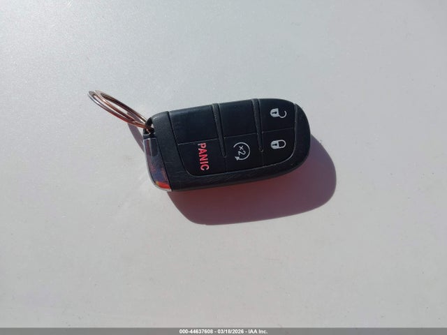 Продаж на аукціоні авто 2018 Jeep Renegade Latitude 4x4, vin: ZACCJBBB7JPH98299, номер лоту: 44637608