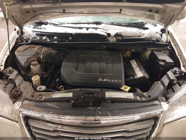 Продажа на аукционе авто 2011 Chrysler Town & Country Touring-l, vin: 2A4RR8DG6BR616663, номер лота: 44637625