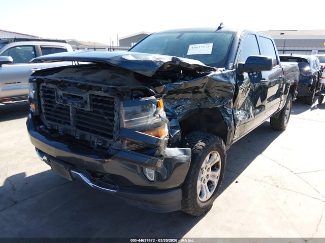 44637672 :رقم المزاد ، 3GCUKREC6JG267207 vin ، 2018 Chevrolet Silverado 1500 2lt مزاد بيع