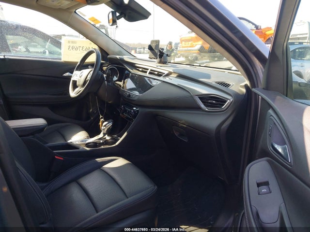 44637693 :رقم المزاد ، KL4MMGSL3NB088215 vin ، 2022 Buick Encore Gx Awd Essence مزاد بيع
