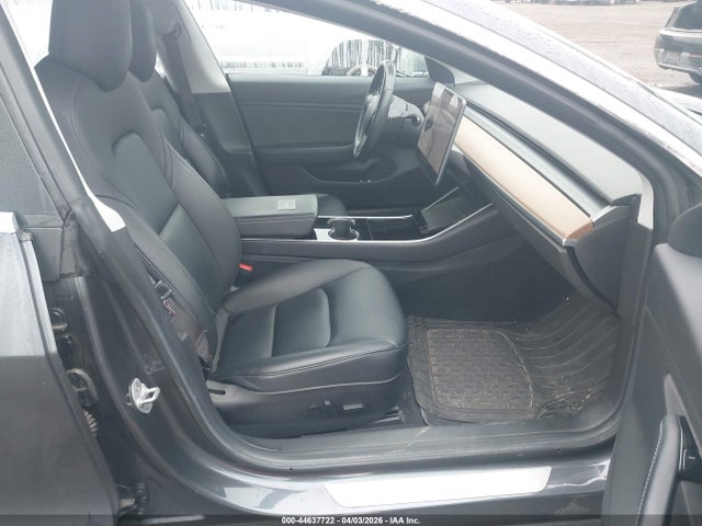 2018 TESLA MODEL 3 5YJ3E1EBXJF114220 Photo 4