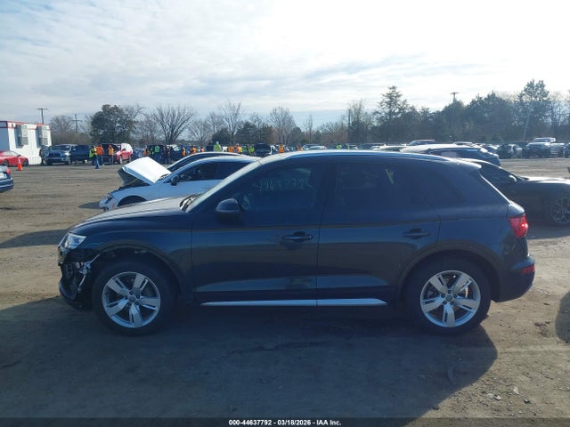 Продажа на аукционе авто 2018 Audi Q5 2.0t Premium/2.0t Tech Premium, vin: WA1ANAFY6J2003655, номер лота: 44637792