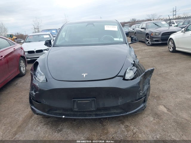 2024 Tesla Model Y Long Range Single Motor Rear-wheel Drive/rwd მანქანა იყიდება აუქციონზე, vin: 7SAYGDED5RF194205, აუქციონის ნომერი: 44637818