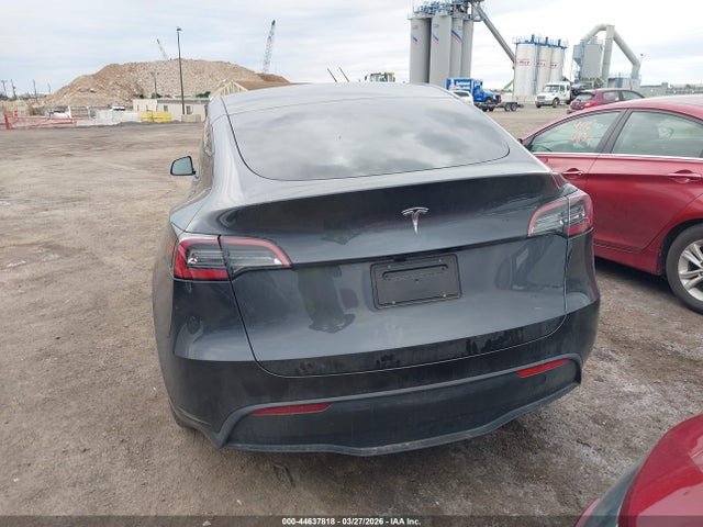 2024 Tesla Model Y Long Range Single Motor Rear-wheel Drive/rwd მანქანა იყიდება აუქციონზე, vin: 7SAYGDED5RF194205, აუქციონის ნომერი: 44637818