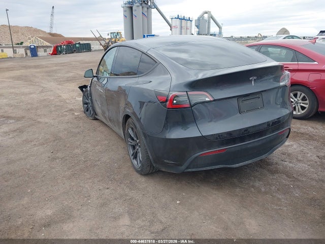2024 TESLA MODEL Y 7SAYGDED5RF194205 Photo 2