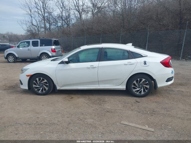 Honda CIVIC EX 2018 2HGFC2F70JH523003 Image 15
