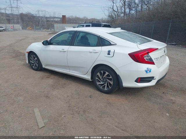 Honda CIVIC EX 2018 2HGFC2F70JH523003 Image 3