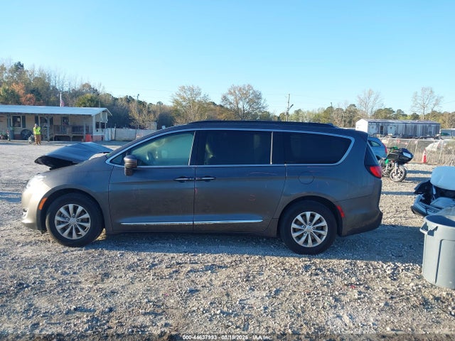 Продаж на аукціоні авто 2017 Chrysler Pacifica Touring-l, vin: 2C4RC1BG7HR501838, номер лоту: 44637993