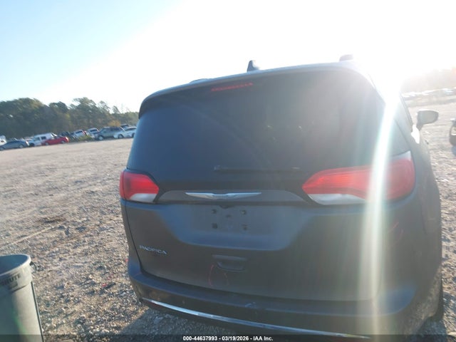 Продаж на аукціоні авто 2017 Chrysler Pacifica Touring-l, vin: 2C4RC1BG7HR501838, номер лоту: 44637993