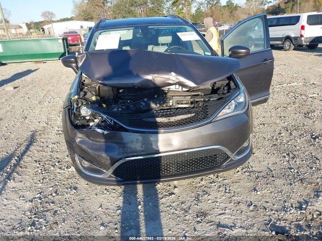 Продаж на аукціоні авто 2017 Chrysler Pacifica Touring-l, vin: 2C4RC1BG7HR501838, номер лоту: 44637993