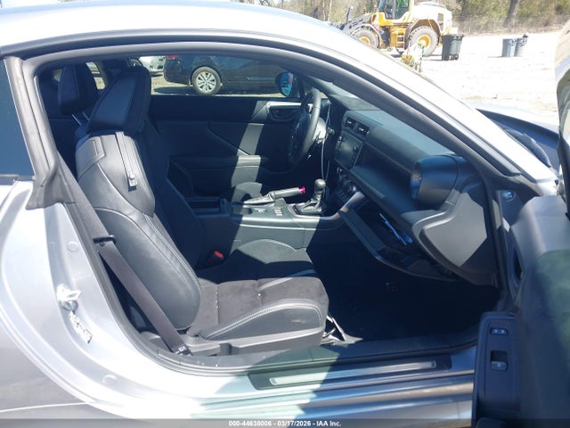 44638006 :رقم المزاد ، JF1ZNBE13S8756664 vin ، 2025 Toyota Gr86 Premium مزاد بيع