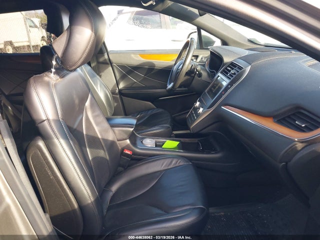 2017 LINCOLN MKC 5LMCJ2D98HUL04950 Photo 4