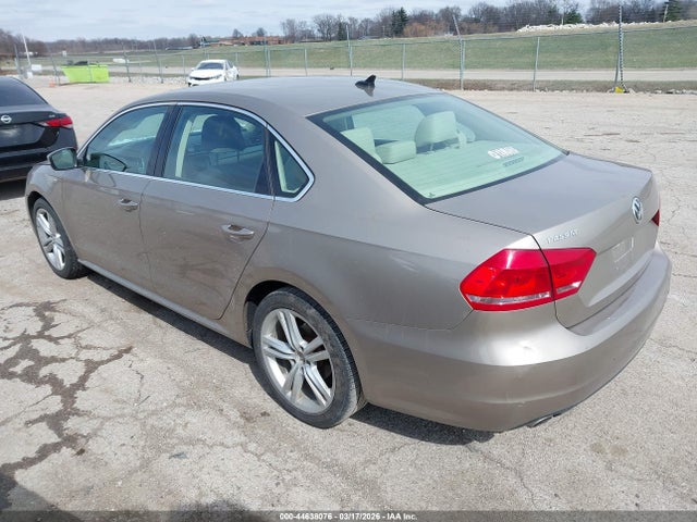 Продаж на аукціоні авто 2015 Volkswagen Passat 2.0l Tdi Se, vin: 1VWBV7A33FC033249, номер лоту: 44638076