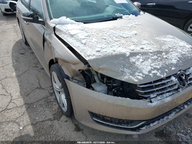 Продаж на аукціоні авто 2015 Volkswagen Passat 2.0l Tdi Se, vin: 1VWBV7A33FC033249, номер лоту: 44638076