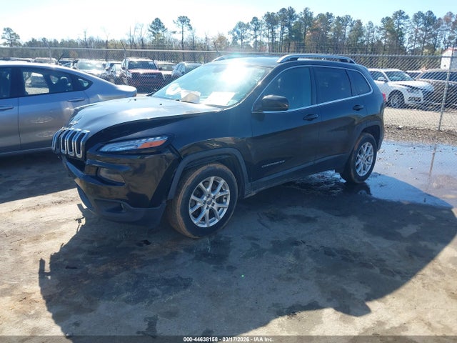 Jeep Cherokee Latitude 2016 1C4PJMCS3GW175897 Image 2