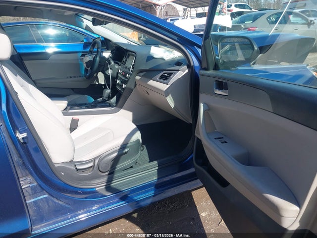 44638187 :رقم المزاد ، 5NPE24AF8KH780555 vin ، 2019 Hyundai Sonata Se مزاد بيع