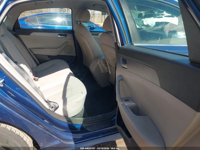 44638187 :رقم المزاد ، 5NPE24AF8KH780555 vin ، 2019 Hyundai Sonata Se مزاد بيع