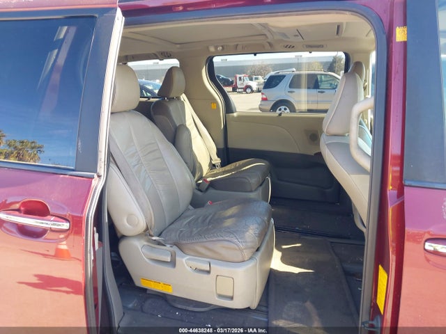 2011 TOYOTA SIENNA 5TDYK3DC0BS021577 Photo 7