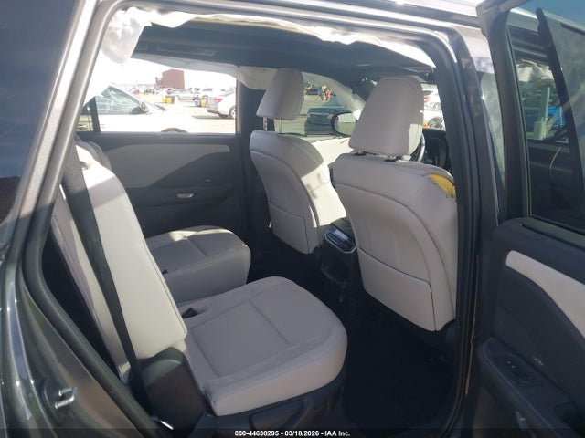 Auction sale of the 2025 Lexus Tx 350 Luxury, vin: 5TDAAAB63SS027623, lot number: 44638295