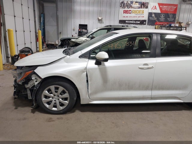 JTDEPRAE8LJ007728 Toyota COROLLA LE
