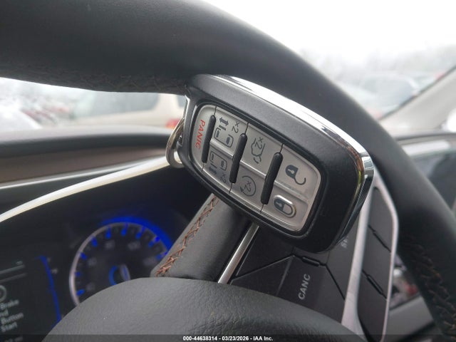 Продаж на аукціоні авто 2018 Chrysler Pacifica Touring L, vin: 2C4RC1BG5JR305743, номер лоту: 44638314