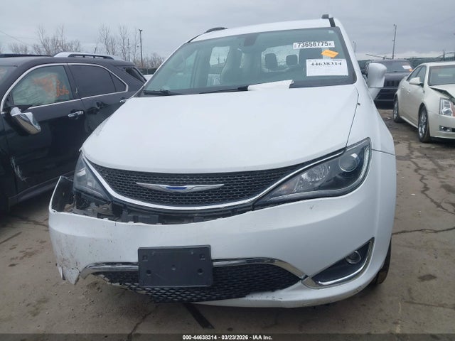 Продаж на аукціоні авто 2018 Chrysler Pacifica Touring L, vin: 2C4RC1BG5JR305743, номер лоту: 44638314