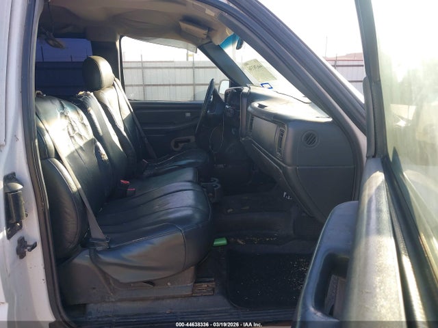 Продаж на аукціоні авто 2001 Chevrolet Silverado 2500hd, vin: 1GCHC29U51E125558, номер лоту: 44638336
