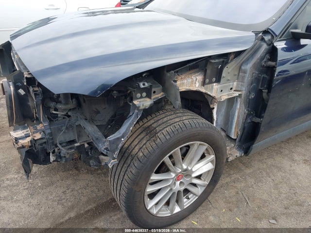 Jaguar F-pace 35t Prestige 2017 SADCK2BV2HA497154 Image 18