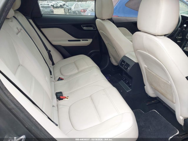 Jaguar F-pace 35t Prestige 2017 SADCK2BV2HA497154 Image 8