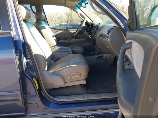 2001 Toyota Sequoia Sr5 V8 მანქანა იყიდება აუქციონზე, vin: 5TDBT44A01S032777, აუქციონის ნომერი: 44638422