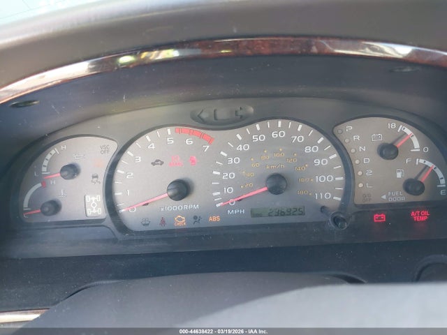 2001 Toyota Sequoia Sr5 V8 მანქანა იყიდება აუქციონზე, vin: 5TDBT44A01S032777, აუქციონის ნომერი: 44638422