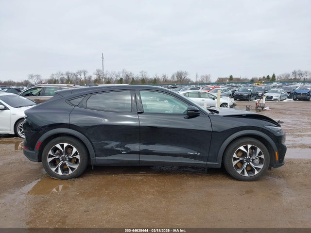 3FMTK1R45RMA16476 Ford Mustang Mach-e Select