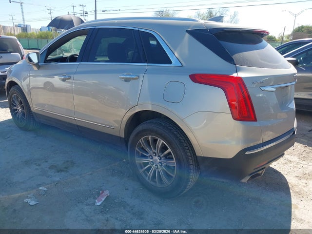 2017 CADILLAC XT5 1GYKNBRS3HZ186886 Photo 2