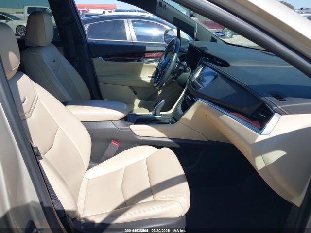 2017 CADILLAC XT5 1GYKNBRS3HZ186886 Photo 4