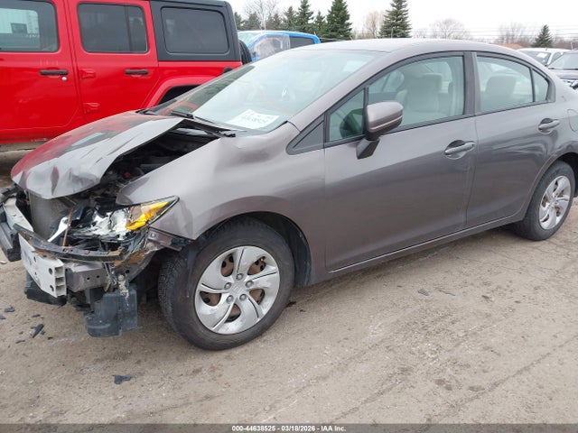 44638525 :رقم المزاد ، 19XFB2E56FE018524 vin ، 2015 Honda Civic Lx مزاد بيع