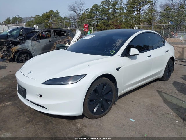 Продажа на аукционе авто 2024 Tesla Model 3, vin: 5YJ3E1EAXRF824429, номер лота: 44638532