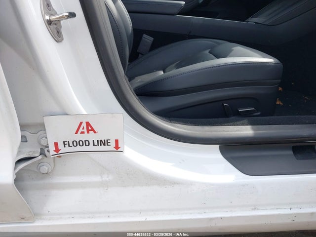 Продажа на аукционе авто 2024 Tesla Model 3, vin: 5YJ3E1EAXRF824429, номер лота: 44638532