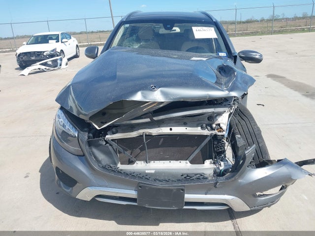 2019 Mercedes-benz Glc 300 მანქანა იყიდება აუქციონზე, vin: WDC0G4JB2KV127979, აუქციონის ნომერი: 44638577