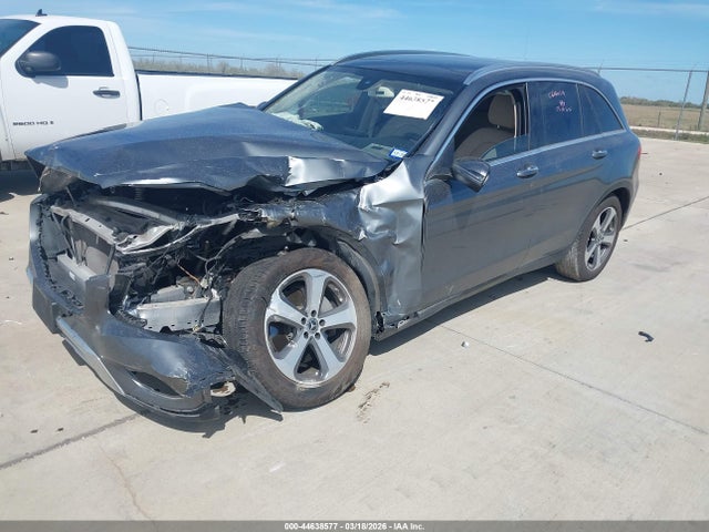 2019 Mercedes-benz Glc 300 მანქანა იყიდება აუქციონზე, vin: WDC0G4JB2KV127979, აუქციონის ნომერი: 44638577