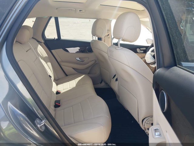 2019 Mercedes-benz Glc 300 მანქანა იყიდება აუქციონზე, vin: WDC0G4JB2KV127979, აუქციონის ნომერი: 44638577