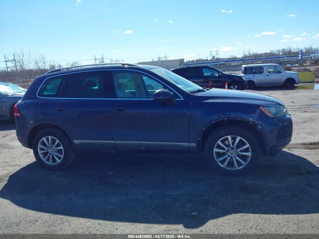 2013 Volkswagen Touareg Tdi Sport მანქანა იყიდება აუქციონზე, vin: WVGEP9BP1DD004567, აუქციონის ნომერი: 44638663