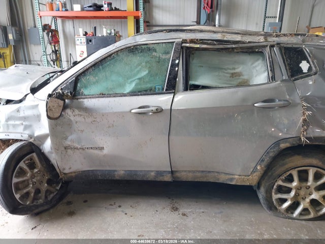 Продаж на аукціоні авто 2022 Jeep Compass Latitude Lux 4x4, vin: 3C4NJDFB6NT101329, номер лоту: 44638672