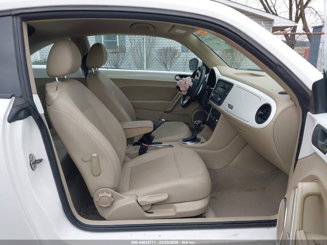 Продаж на аукціоні авто 2014 Volkswagen Beetle 2.5l, vin: 3VWJX7ATXEM608661, номер лоту: 44638771