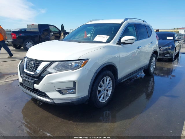 44638822 :رقم المزاد ، KNMAT2MV8JP581589 vin ، 2018 Nissan Rogue Sv مزاد بيع