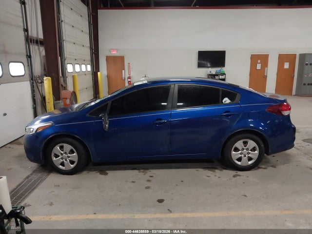 44638859 :رقم المزاد ، 3KPFL4A77HE080291 vin ، 2017 Kia Forte Lx مزاد بيع