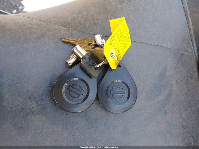 2019 HARLEY-DAVIDSON FLHTK 1HD1KEF18KB657565 Photo 10