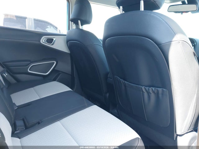 KNDJ53AU2P7193794 KIA Soul Gt-line