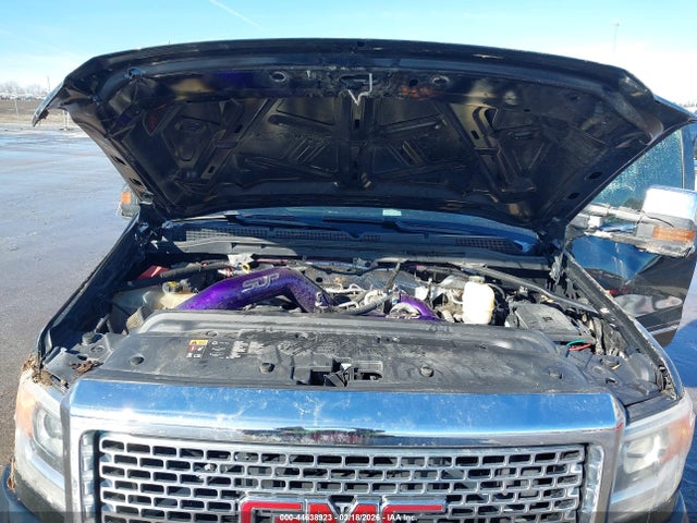 44638923 :رقم المزاد ، 1GT12UE87GF272315 vin ، 2016 Gmc Sierra 2500hd Denali مزاد بيع